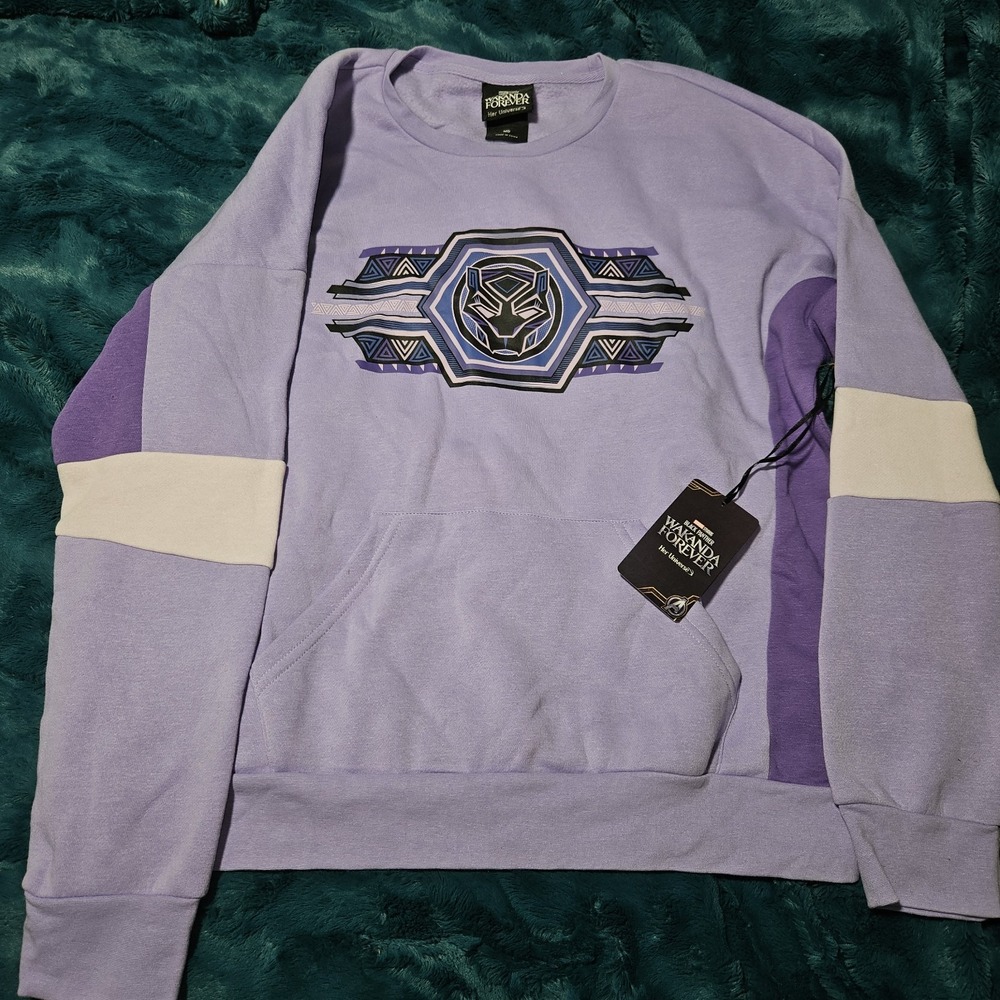 NWT Marvel Studios Black Panther Wakanda Forever Sweatshirt Size Medium Purple